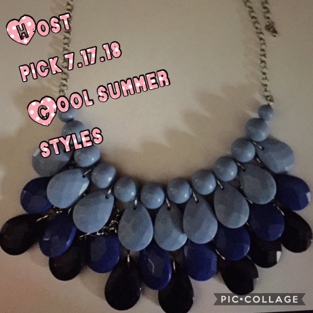 NWOT Charming Charlie blue necklace
